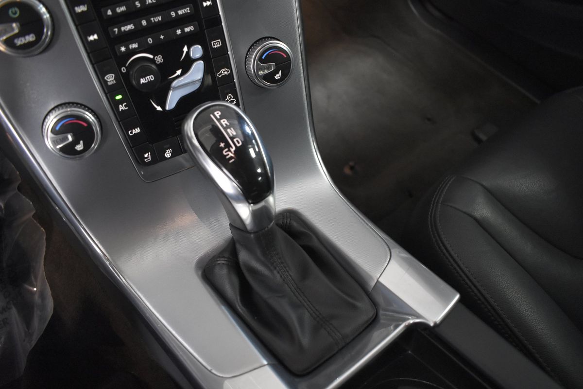 2018 Volvo V60 Cross Country T5