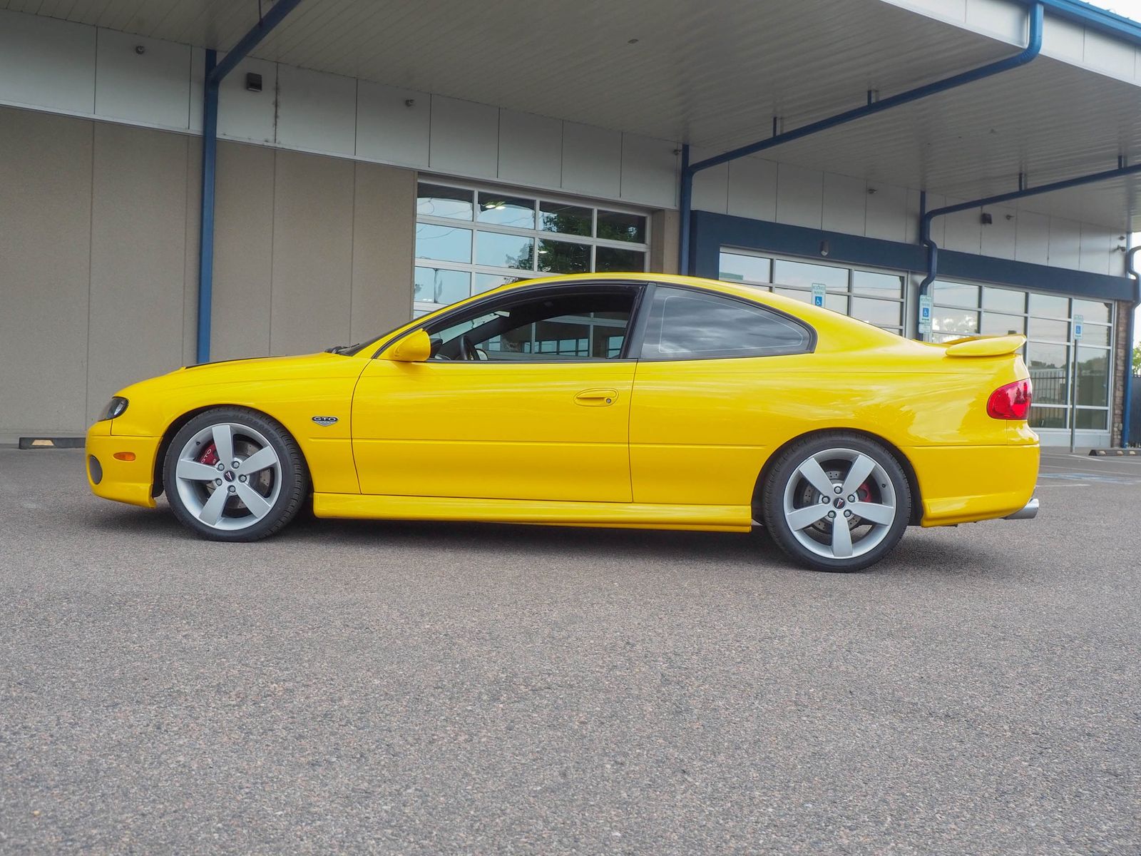 2005 Pontiac GTO 8