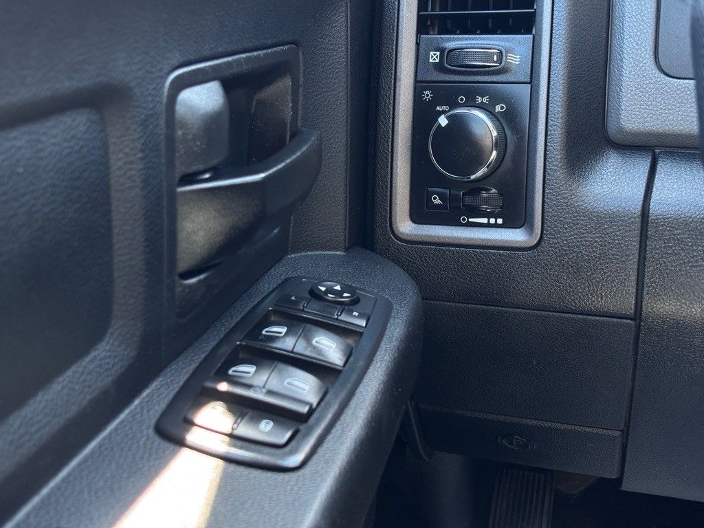 2017 Ram 2500 ST Tradesman photo 30