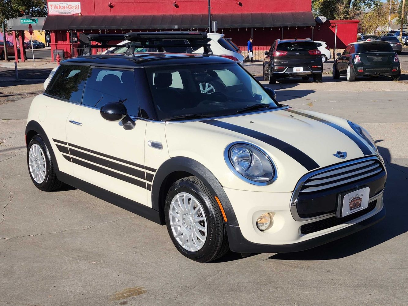 2014 MINI Cooper Base photo 3