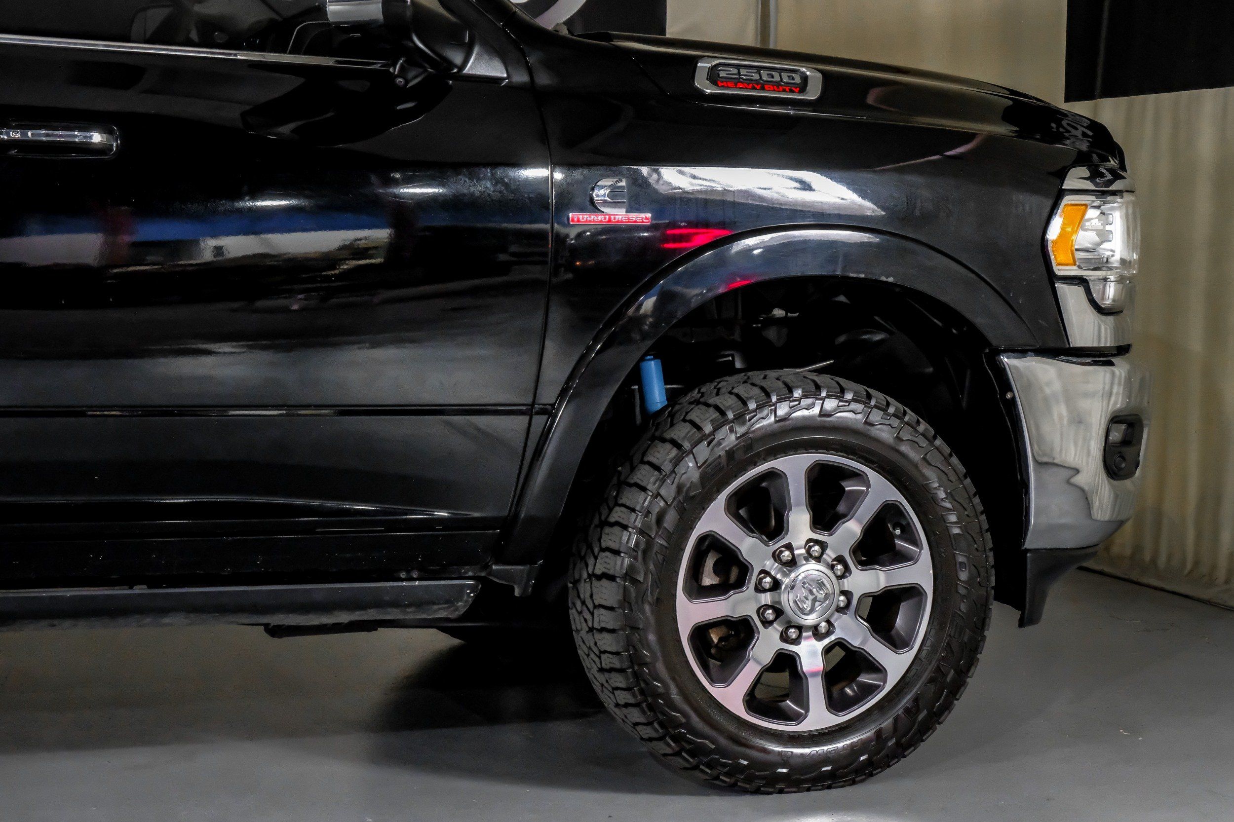 2019 Ram 2500 Laramie Longhorn photo 3