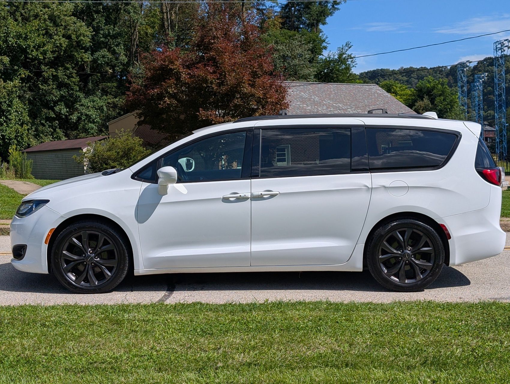 2018 Chrysler Pacifica 8