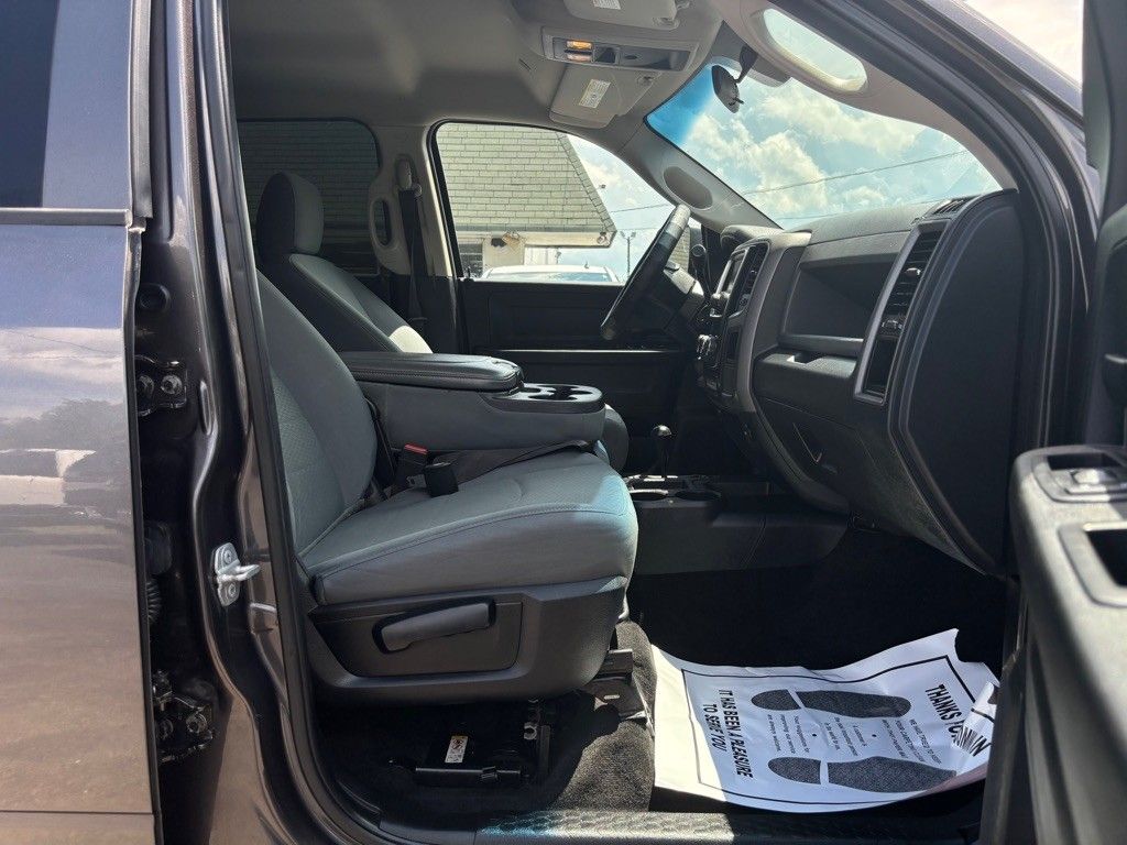 2017 Ram 2500 ST Tradesman photo 26
