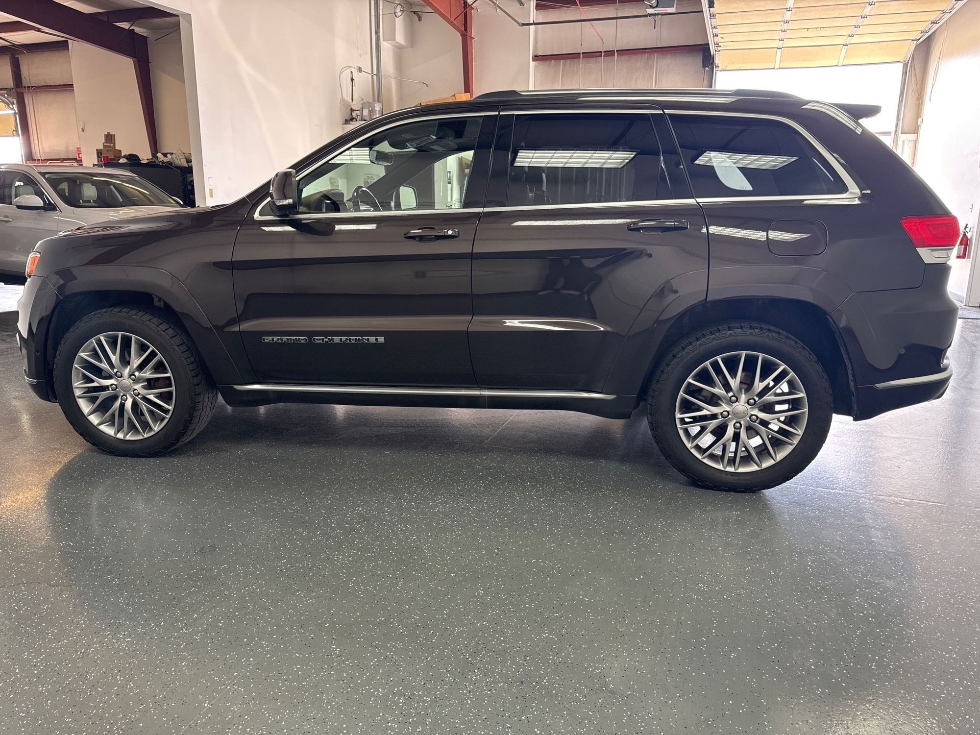 2017 Jeep Grand Cherokee Summit photo 7