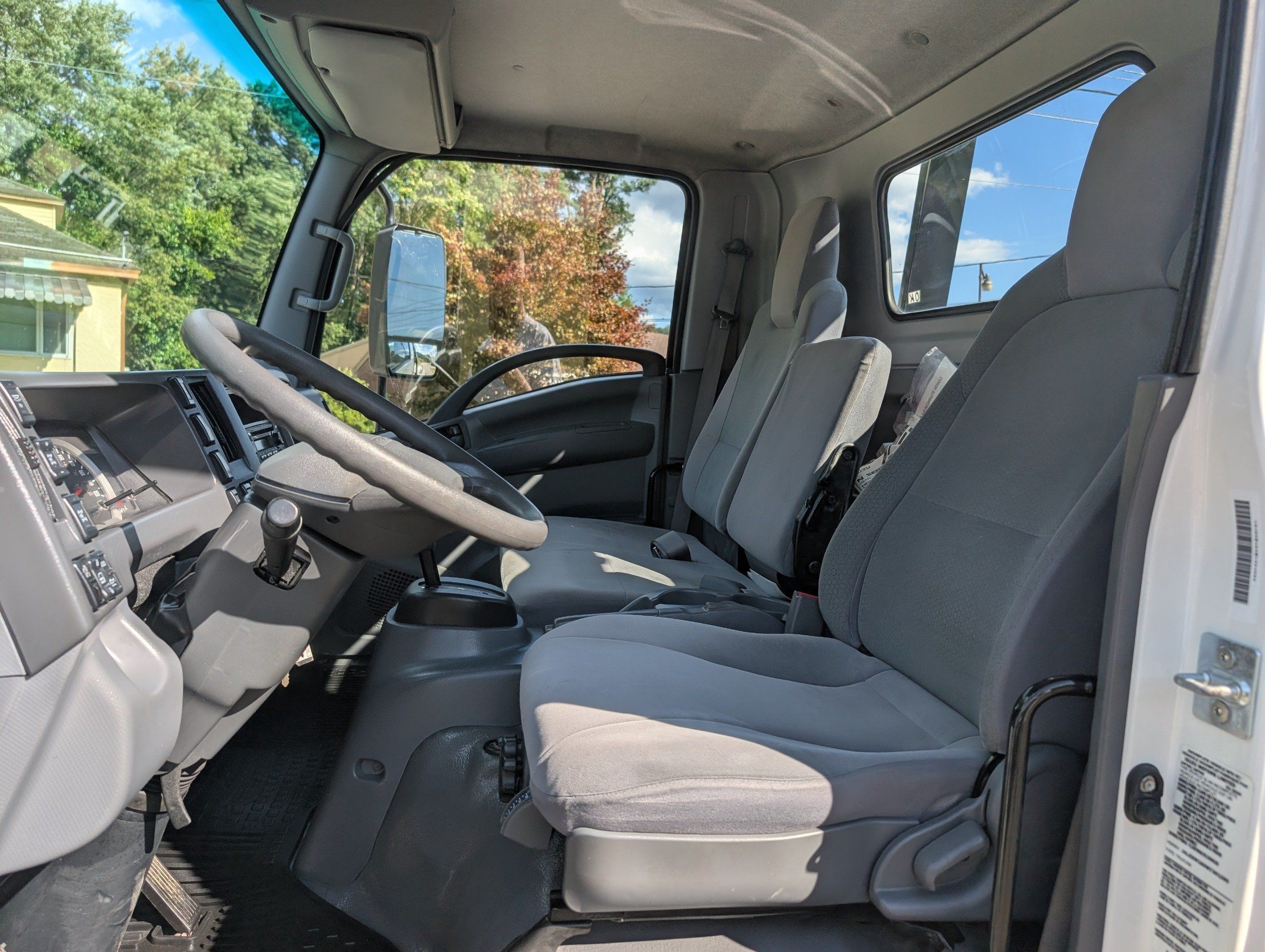 2021 Isuzu NRR photo 53
