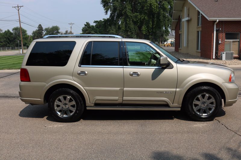 2004 Lincoln Navigator | Victory Motors of Colorado