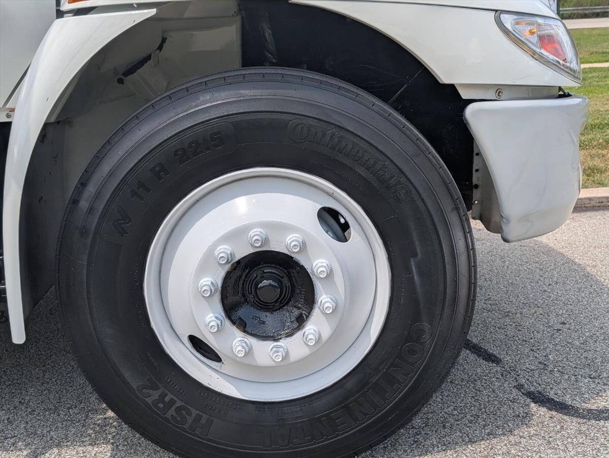 2018 International DuraStar 4300 17