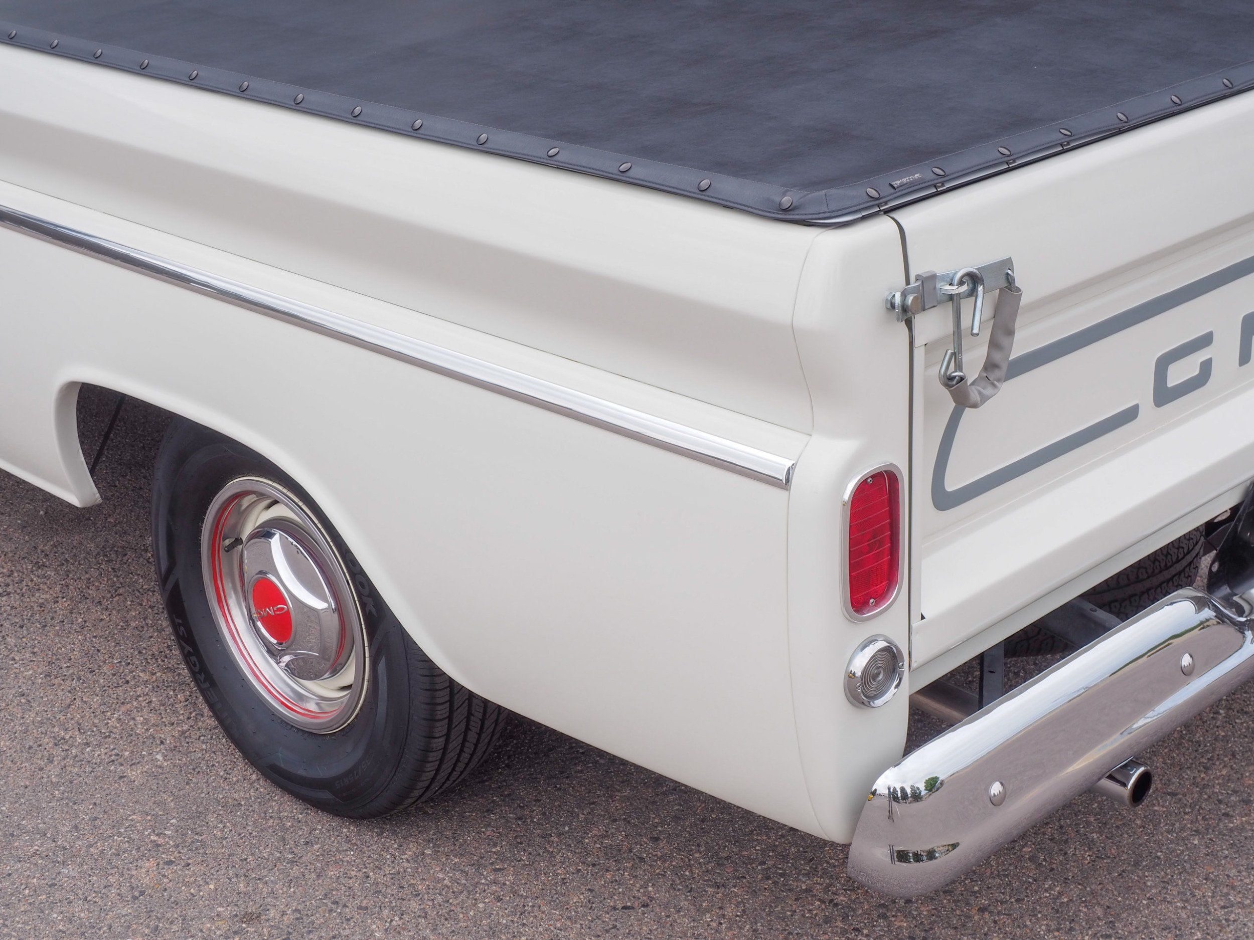 1966 GMC Pickup White RWD