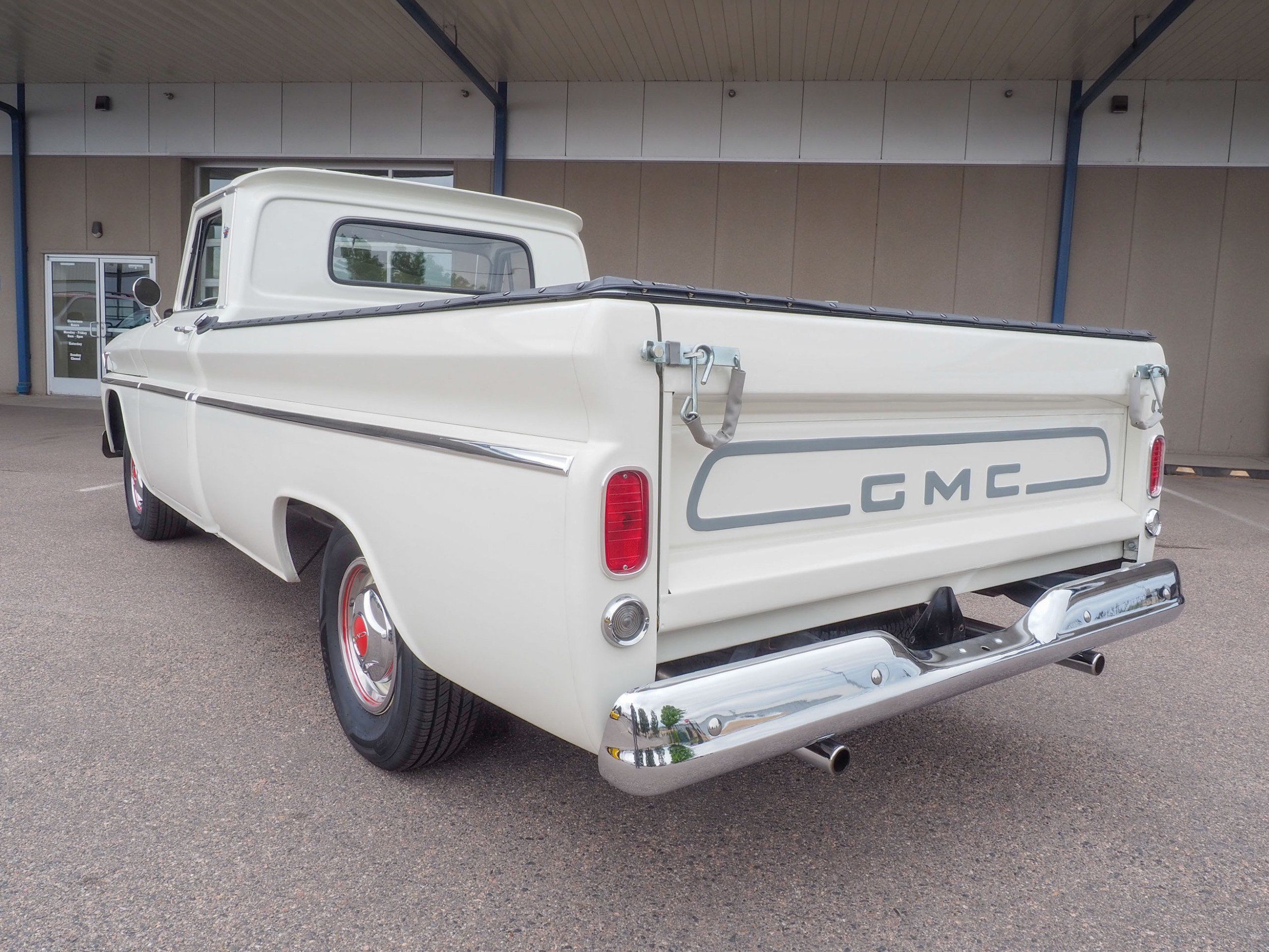 1966 GMC Pickup White RWD