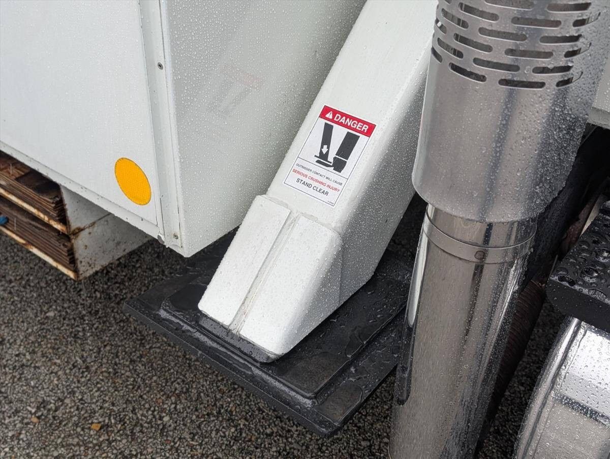 2011 International DuraStar 4300 21