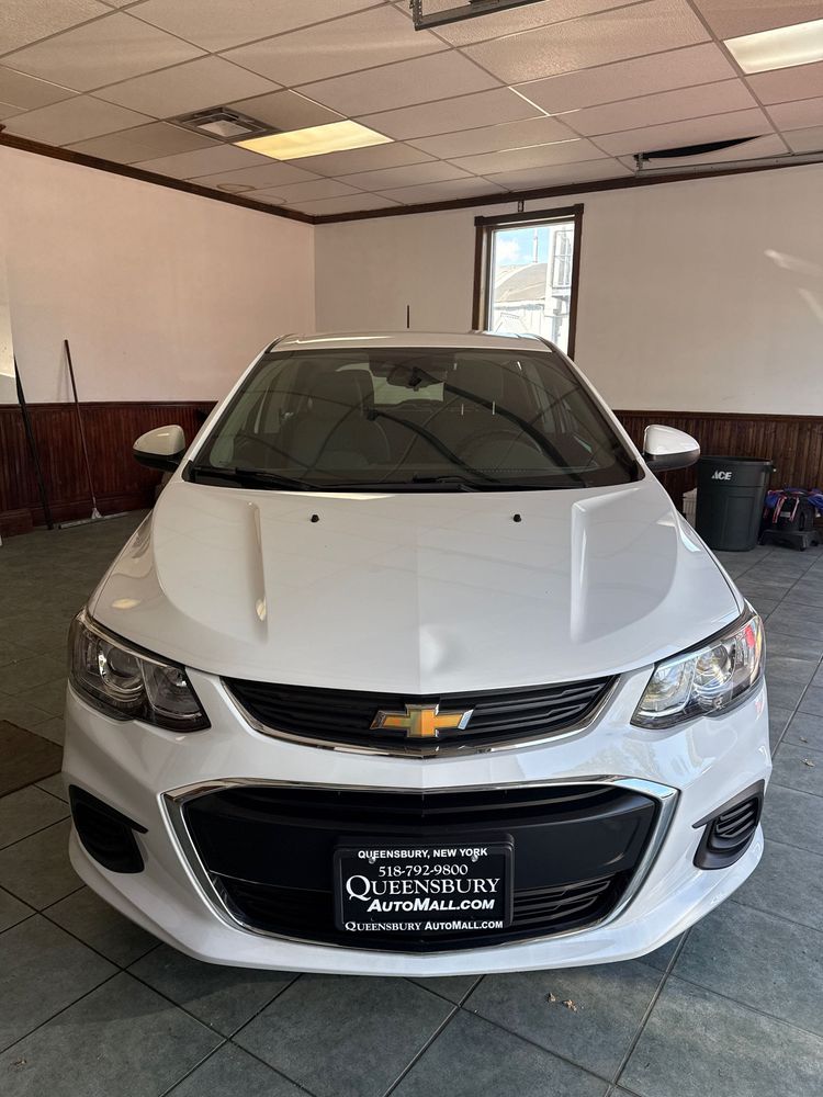 2020 Chevrolet Sonic LT photo 2