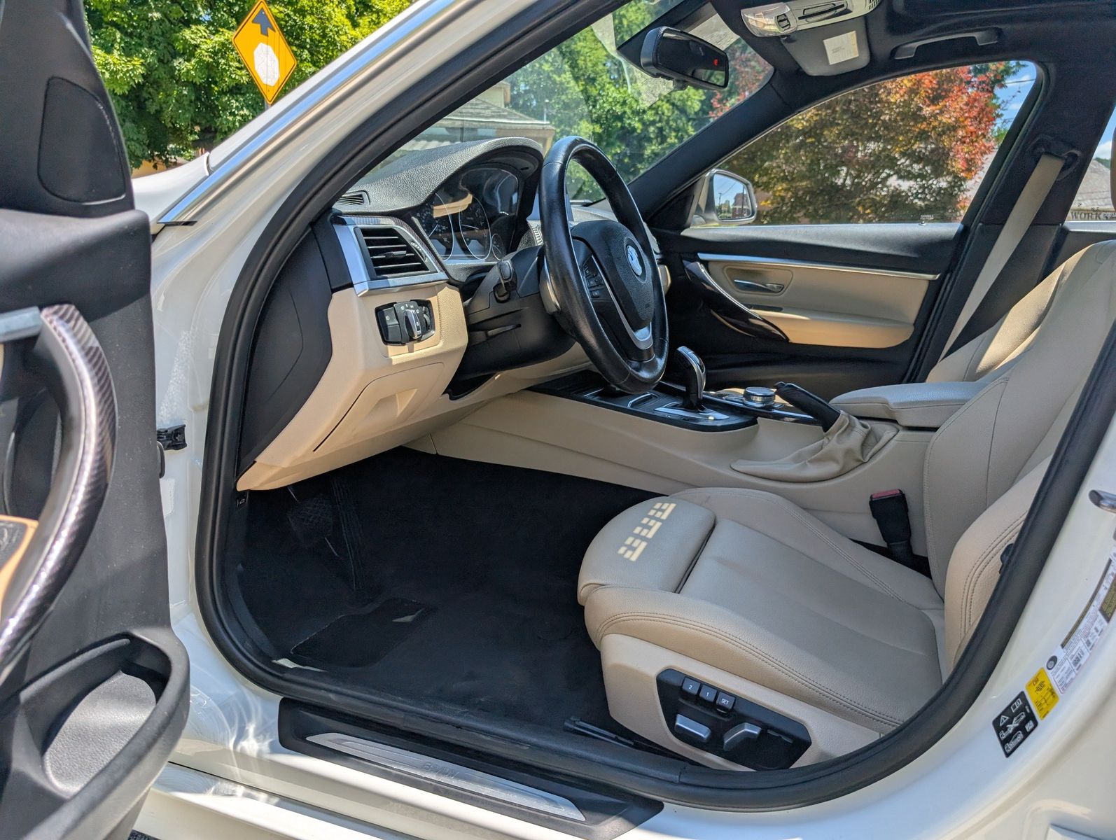 2017 BMW 330i 54