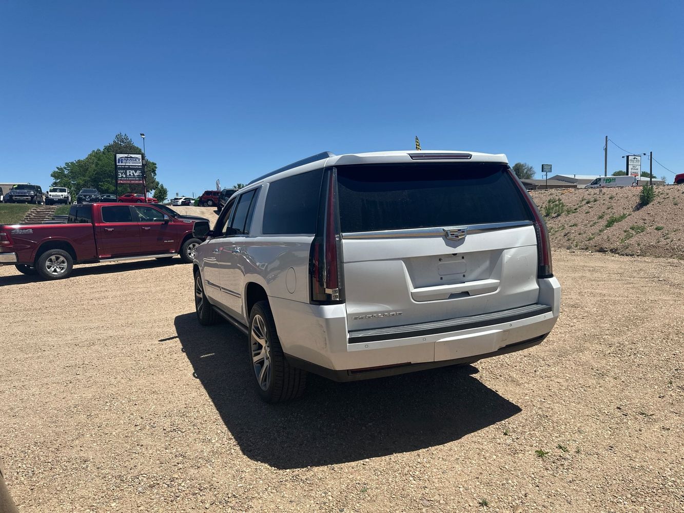 2016 Cadillac Escalade ESV Premium photo 3
