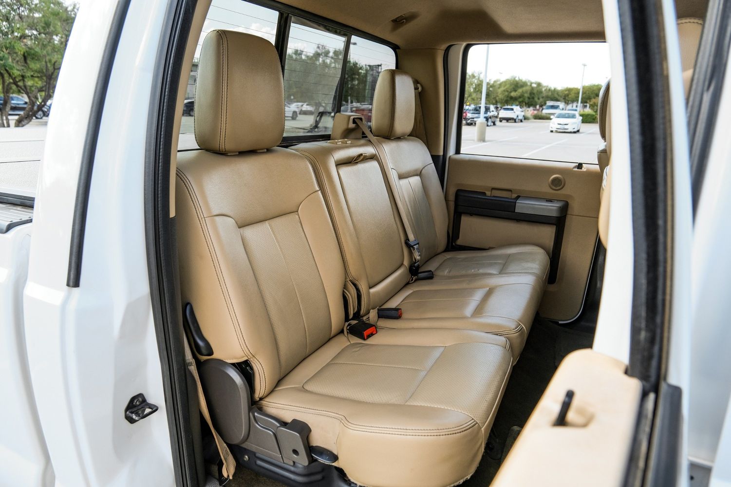 2013 Ford F-250 Platinum photo 34