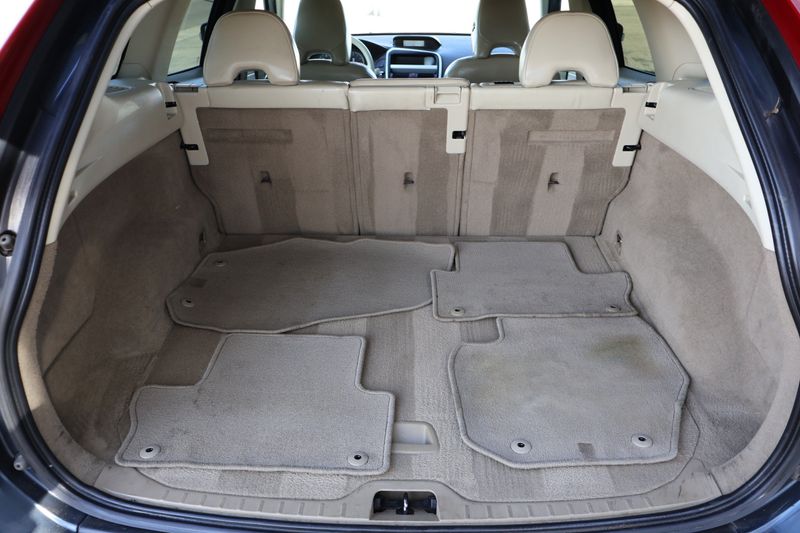 カラヴァッジオ 2010 Volvo XC60 3.2 | Victory Motors of Colorado