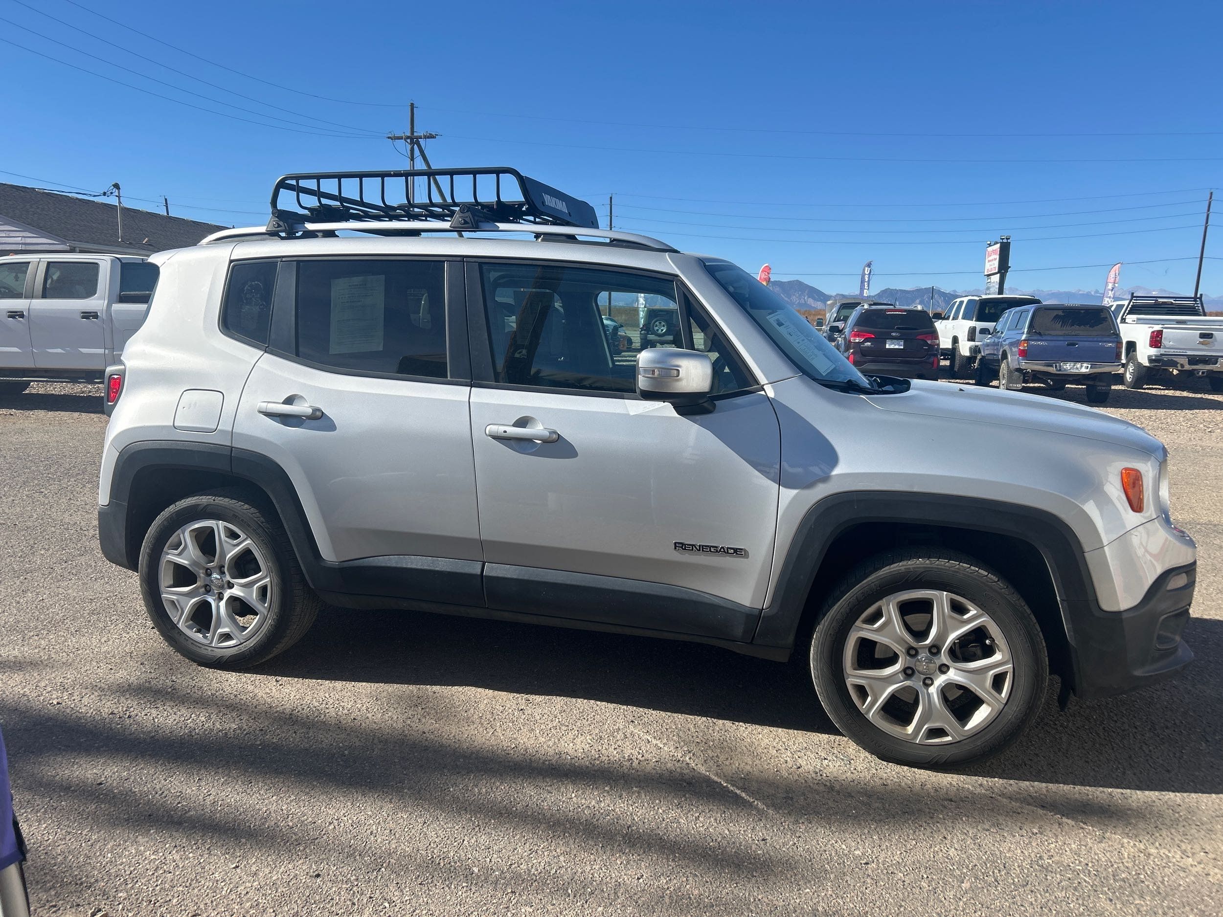 2015 Jeep Renegade Limited photo 3