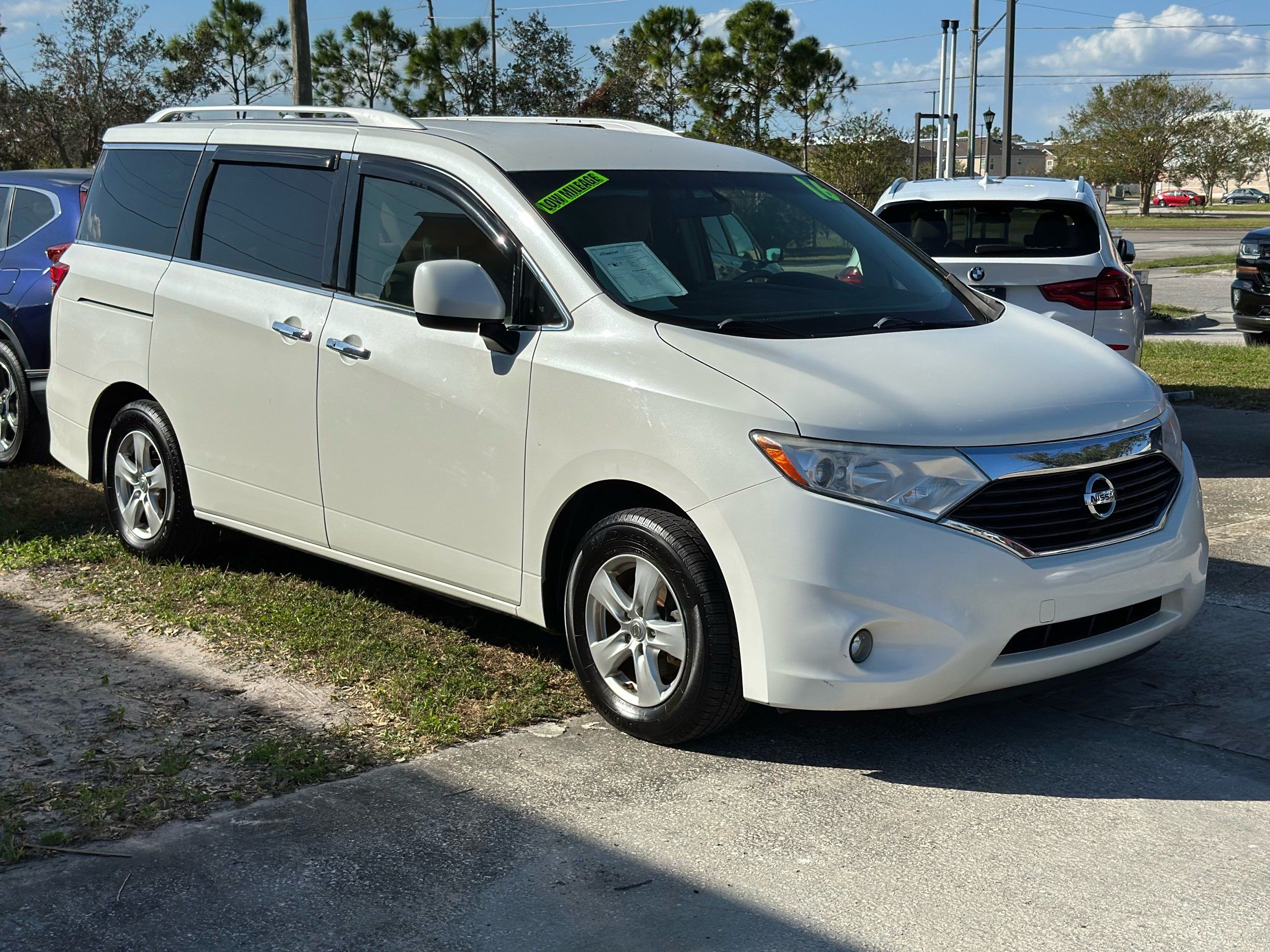2016 Nissan Quest SV photo 4