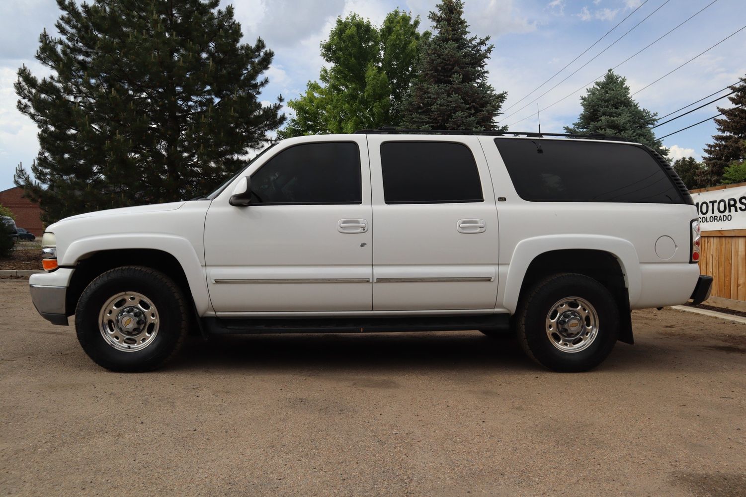 2001 Chevrolet Suburban 2500 LT | Victory Motors of Colorado