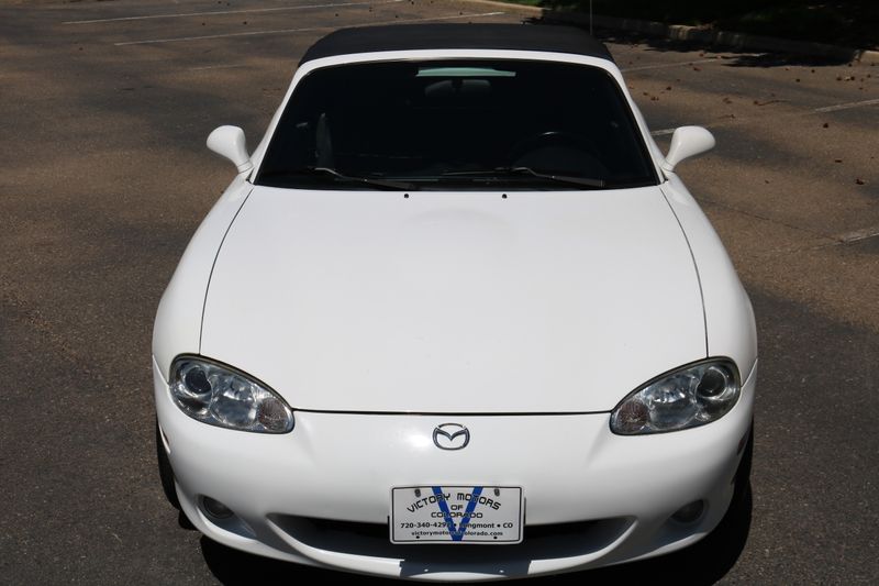 2002 Mazda MX-5 Miata Photos