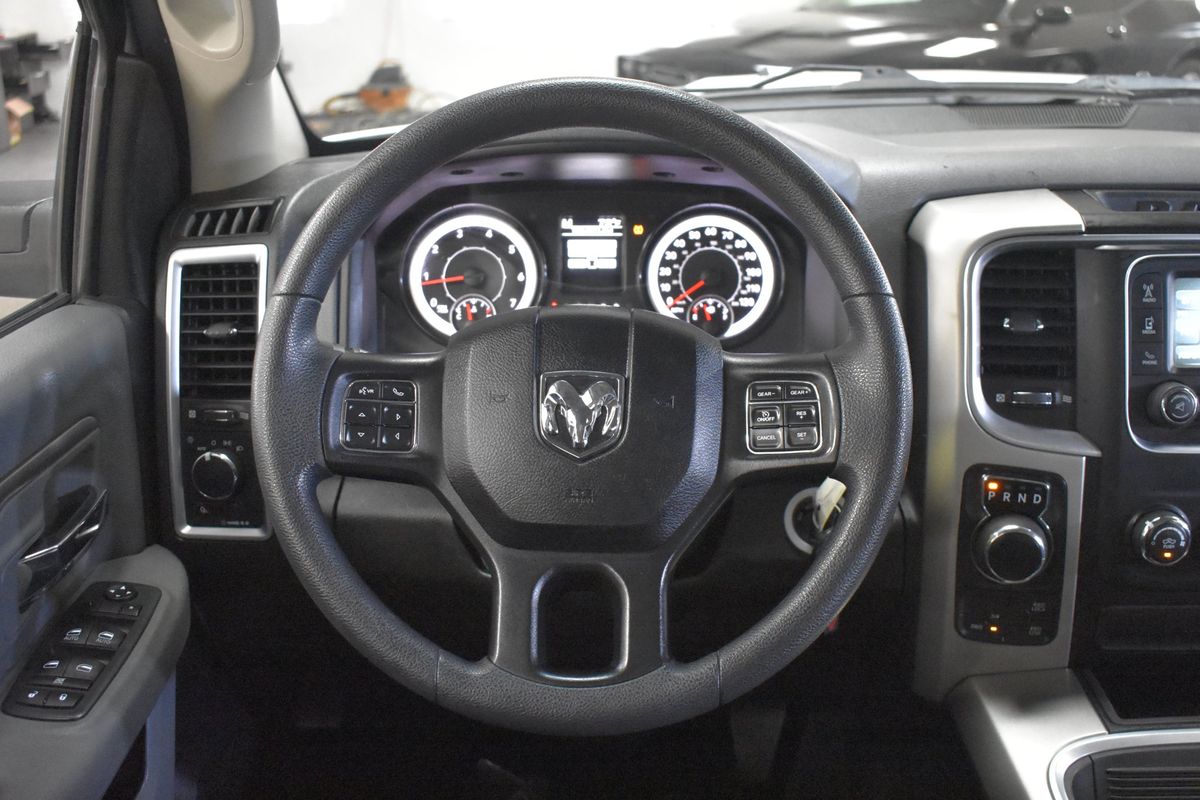 2019 Ram 1500 Classic SLT Crew Cab 4x4 5'7" Box