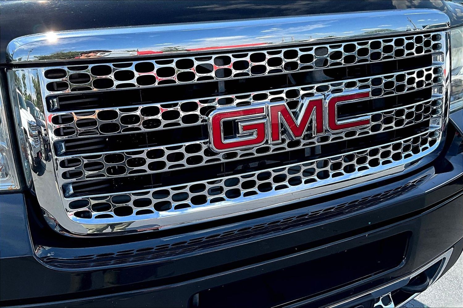 2011 Gmc Sierra Denali photo 25