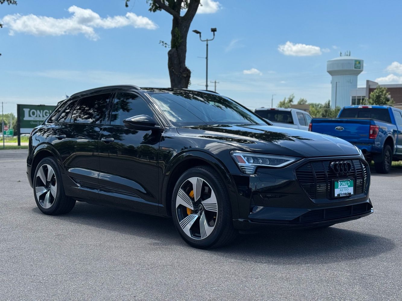 2023 Audi e-tron Premium Plus photo 2