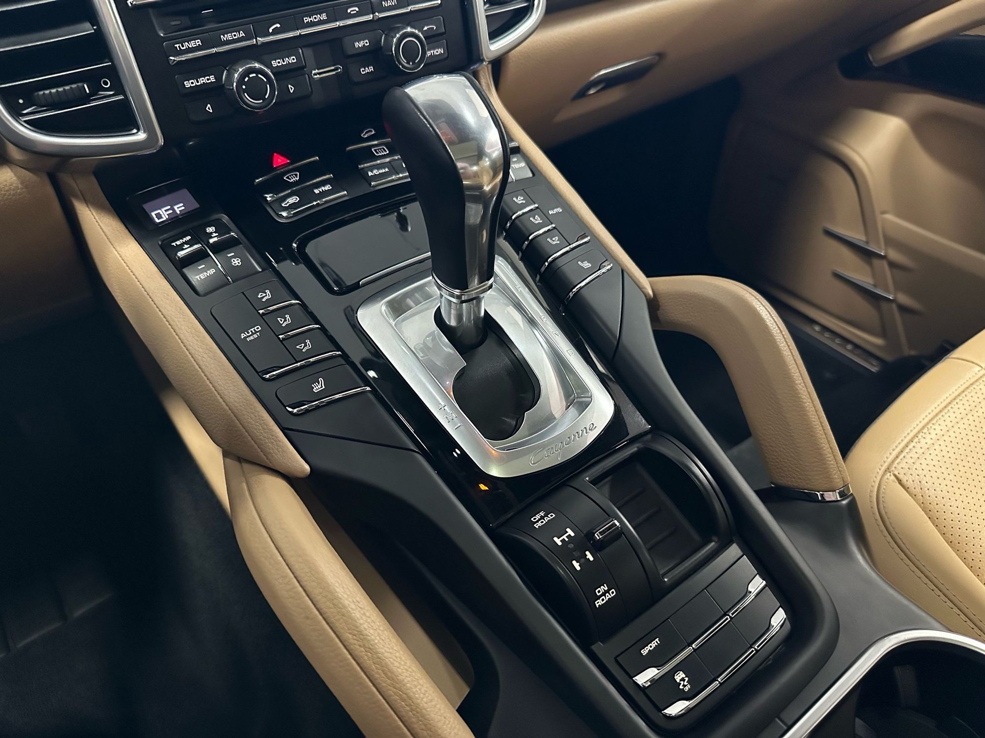 2016 Porsche Cayenne Diesel photo 4