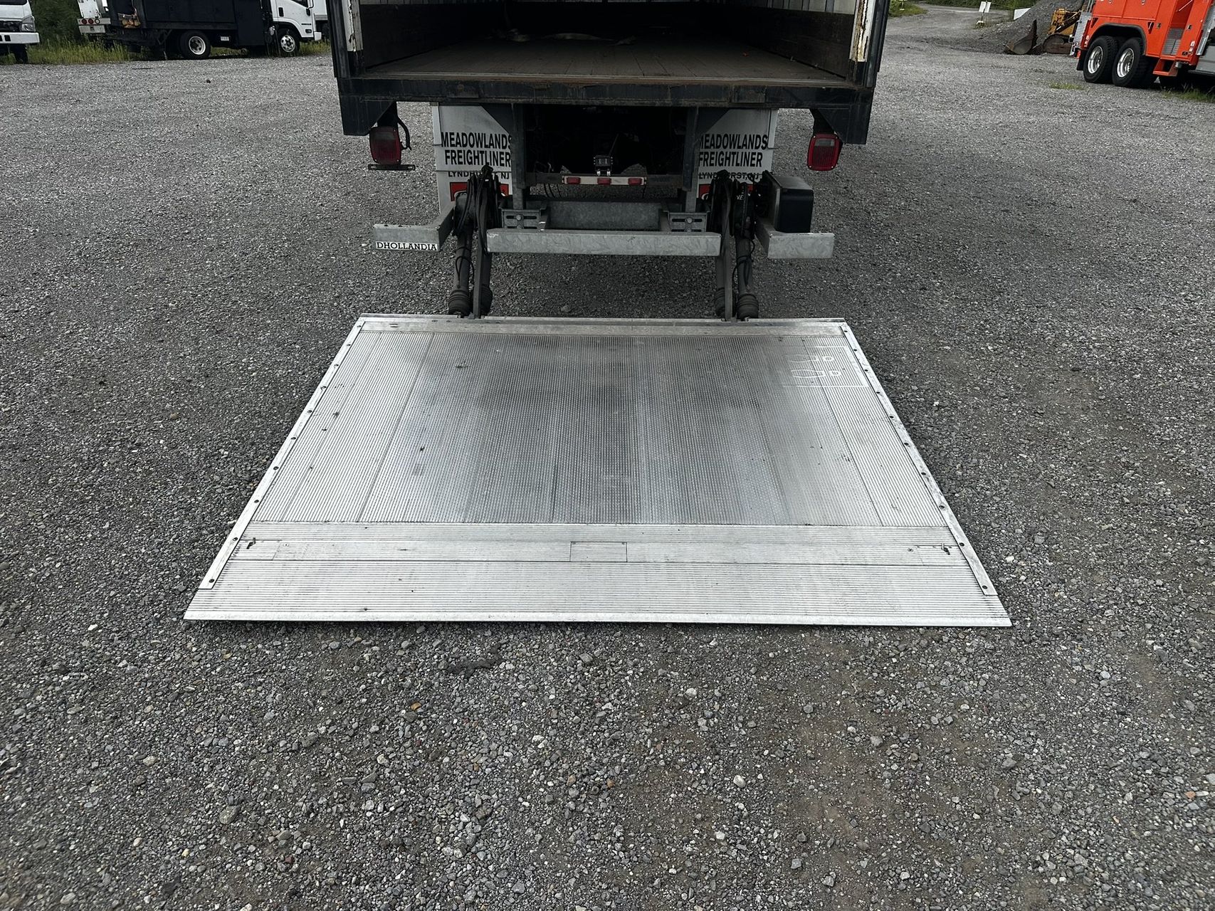 2016 Freightliner M2 106 30