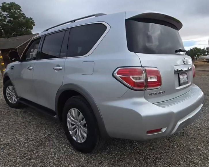 2017 Nissan Armada SV photo 6