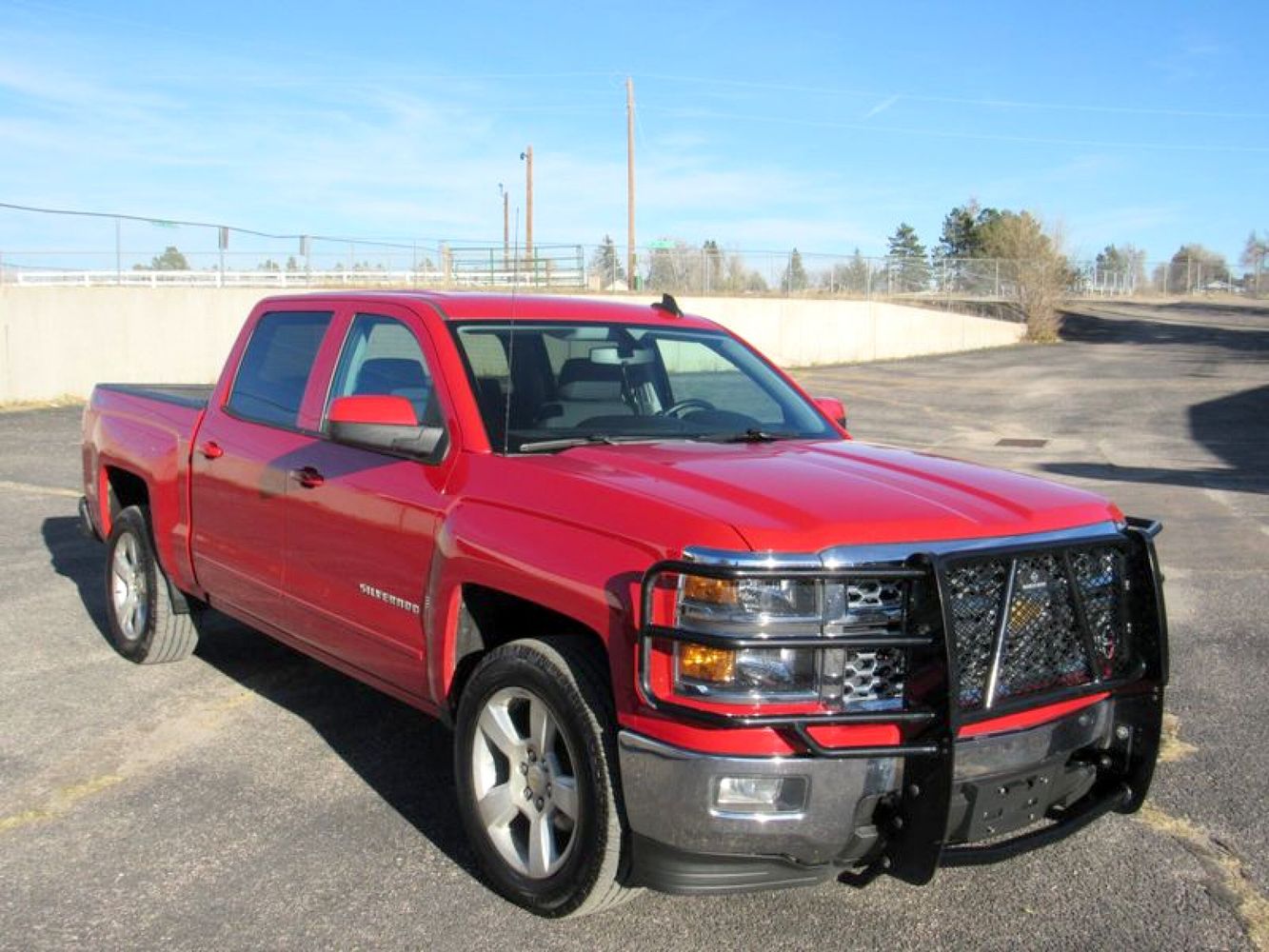 2015 Chevrolet Silverado 1500 LT photo 2