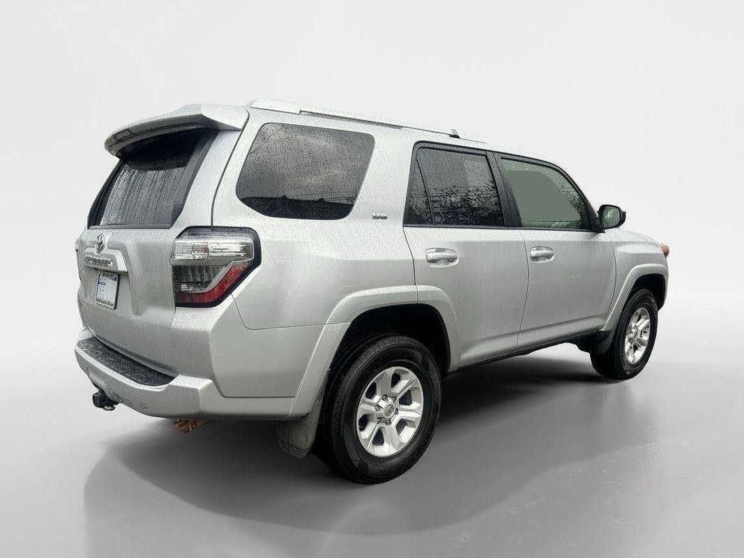 2017 Toyota 4Runner SR5 Premium photo 5