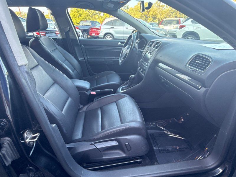 2012 Volkswagen Jetta SportWagen 2.5L SE photo 17