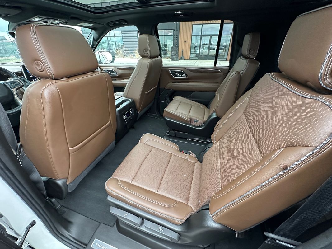 2021 Chevrolet Suburban High Country - Photo 18