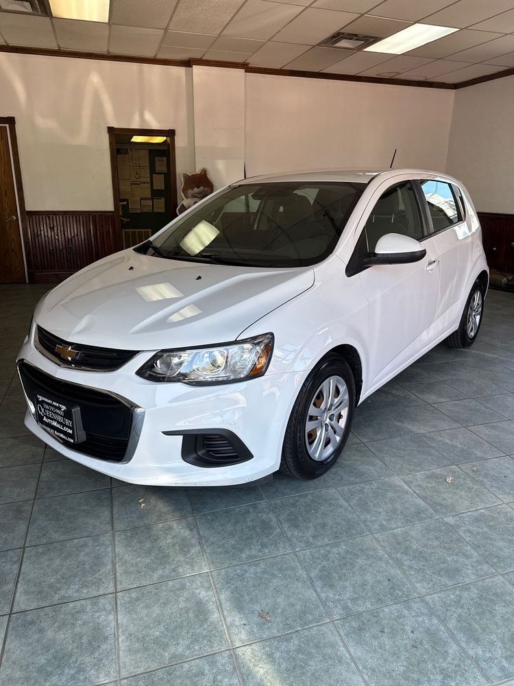 2020 Chevrolet Sonic LT photo 3
