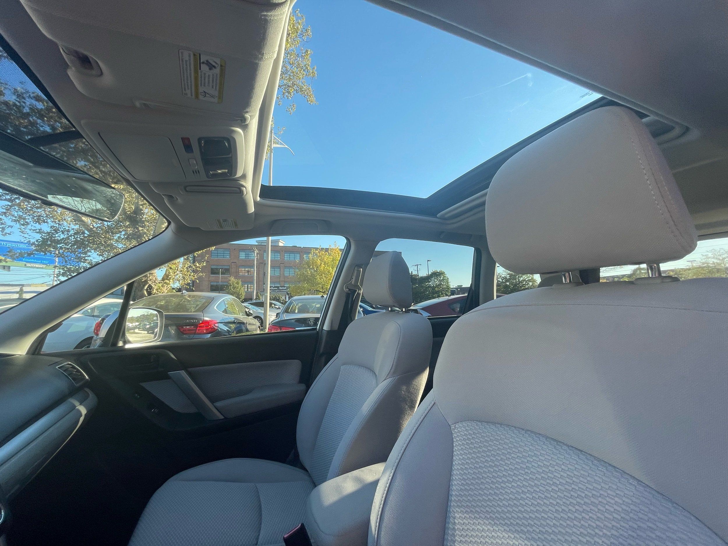 2017 Subaru Forester 2.5i Premium photo 8