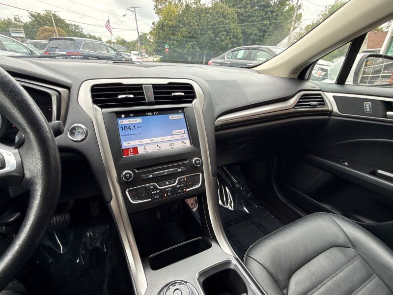 2018 Ford Fusion Hybrid SE photo 24