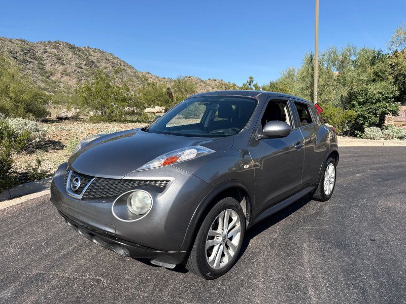 2013 Nissan Juke SV photo 2