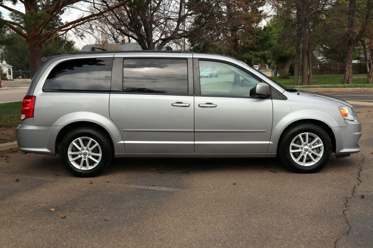 2015 Dodge Grand Caravan SXT | Victory Motors of Colorado