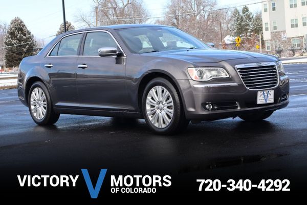 2013 Chrysler 300 C's photo