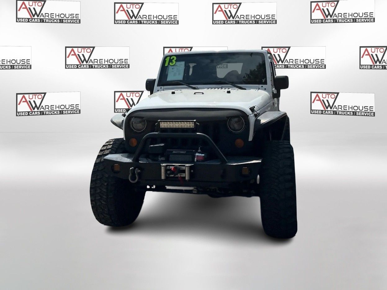2013 Jeep Wrangler Unlimited Sahara photo 7