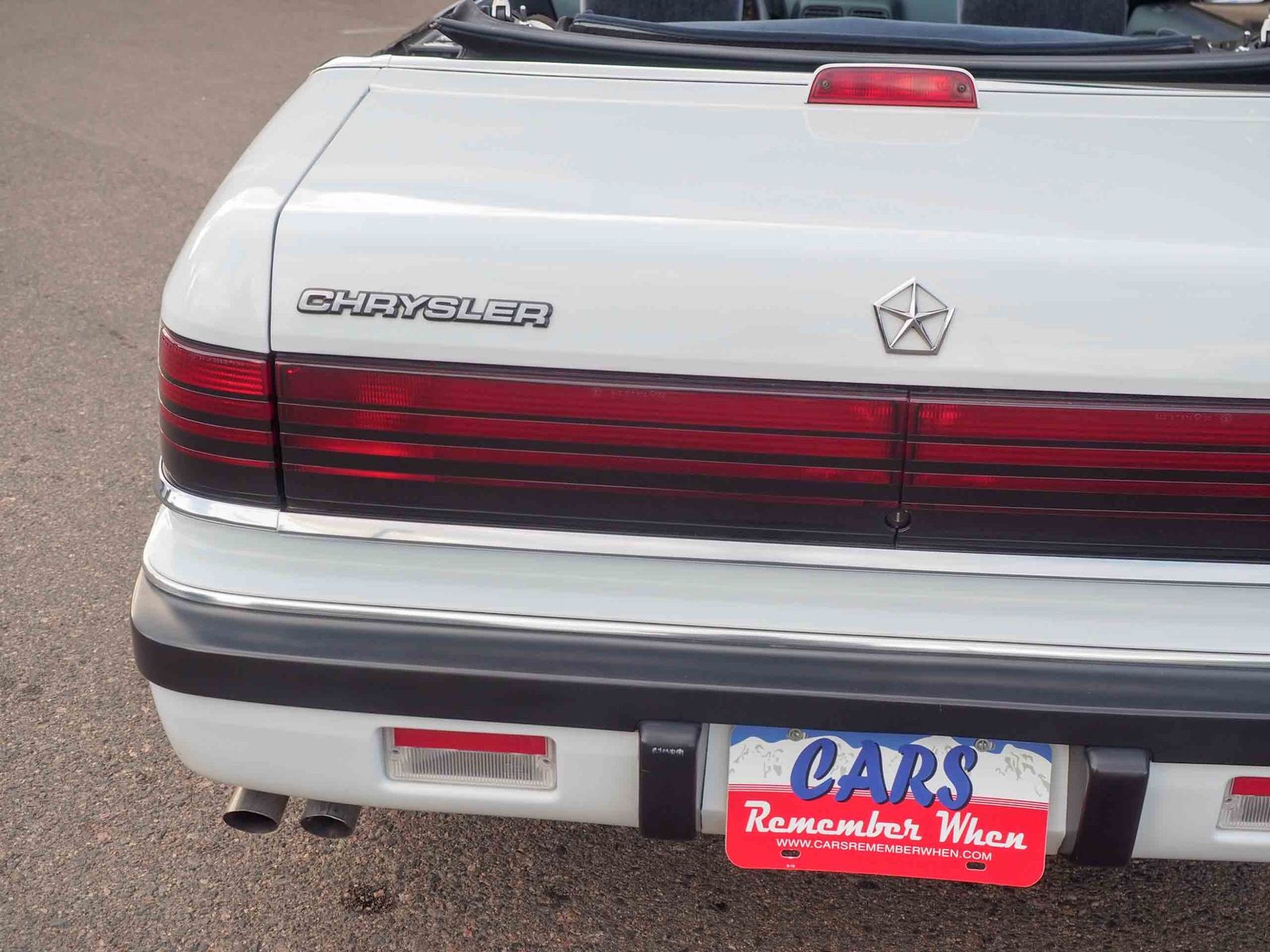 1990 Chrysler Le Baron 27