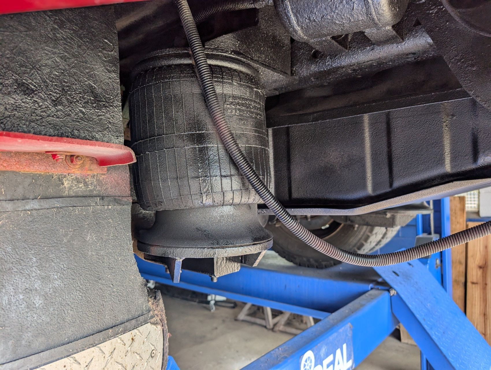 2001 Ford F-550 245