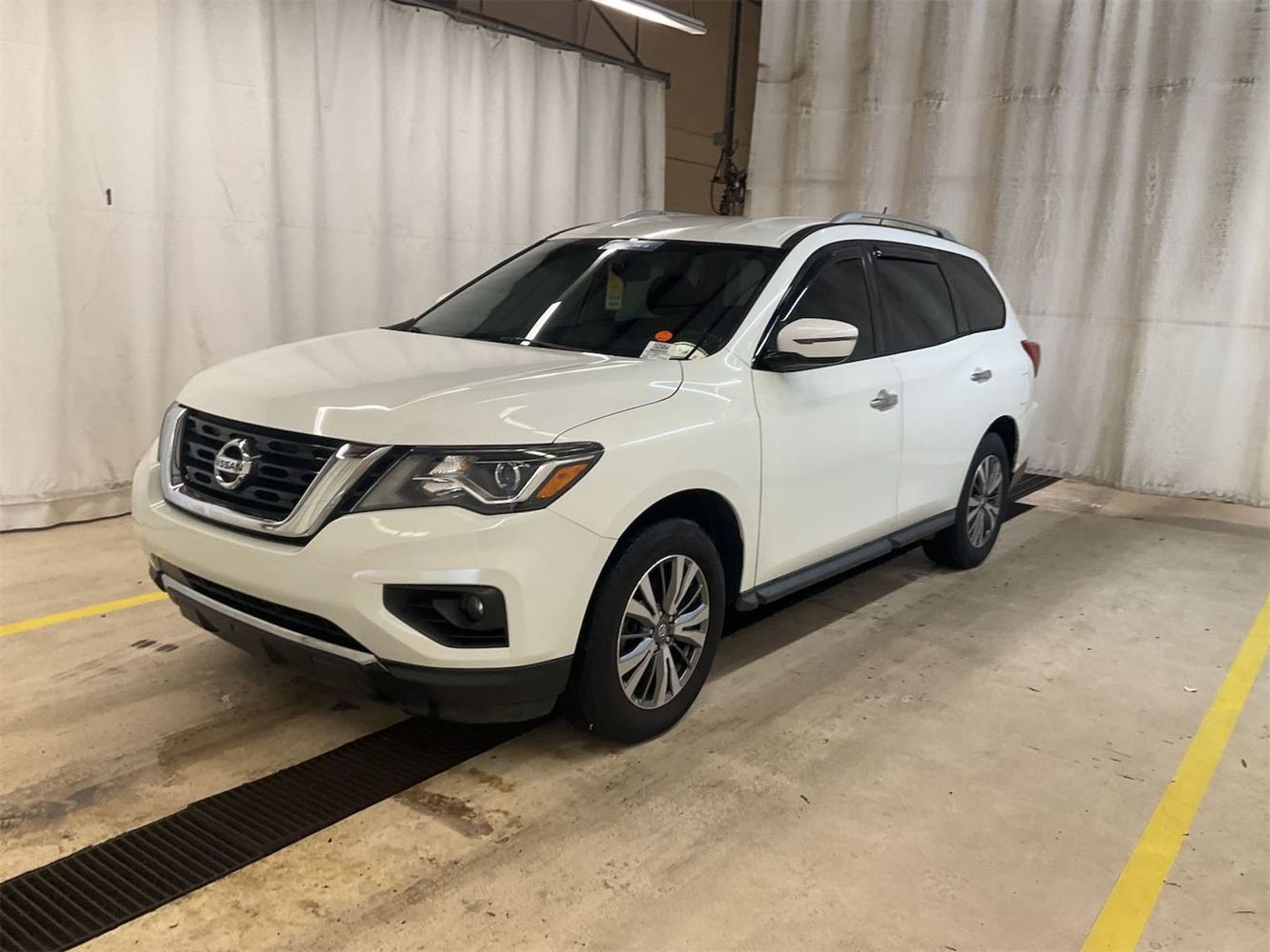 2018 Nissan Pathfinder SV 4WD's photo