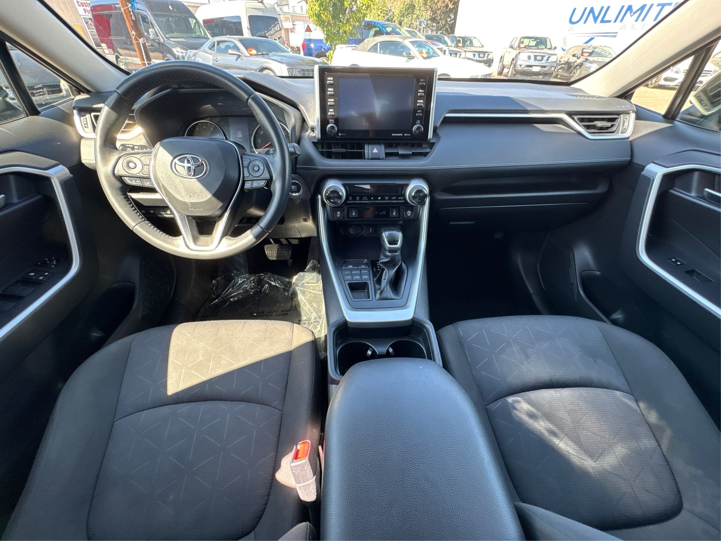 2020 Toyota RAV4 XLE photo 31