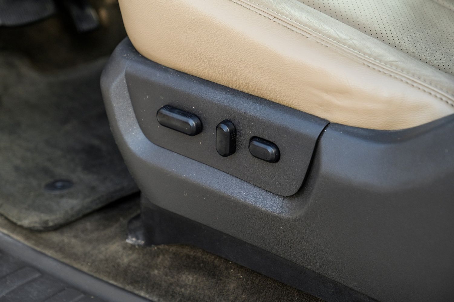 2013 Ford F-250 Platinum photo 31