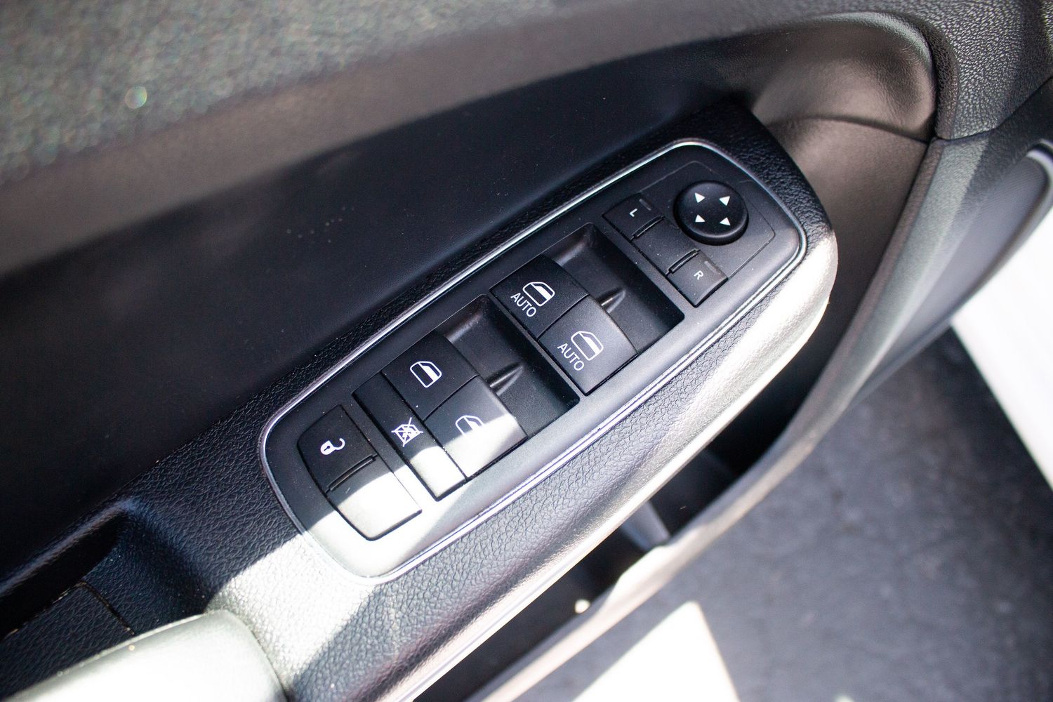 2020 Chrysler 300 S - Photo 22