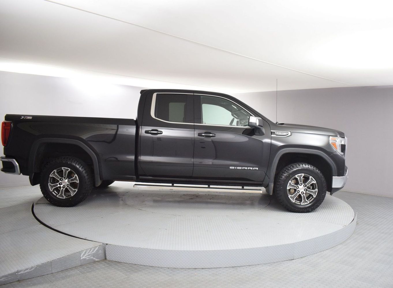 2020 GMC Sierra 1500 SLE's photo