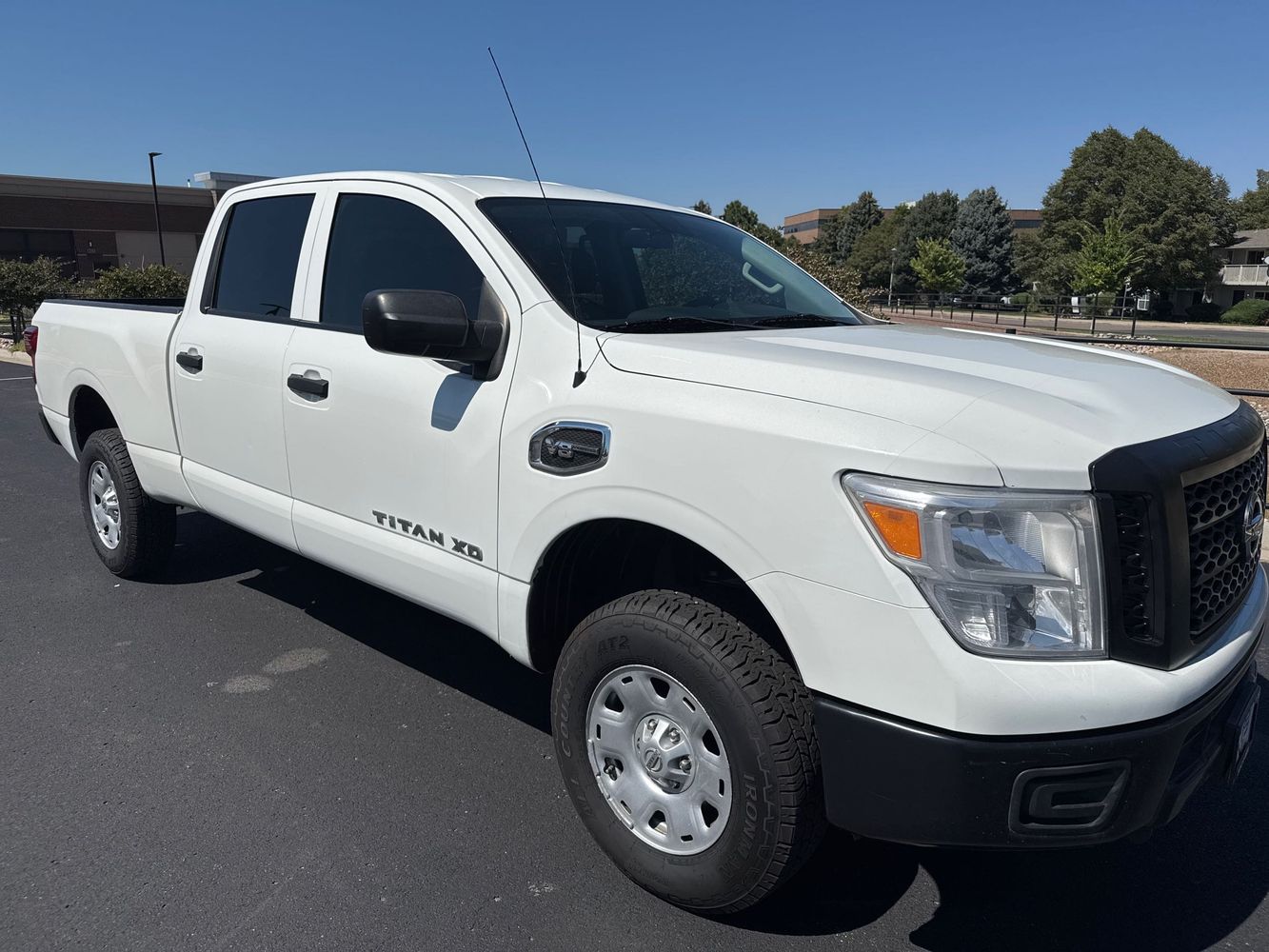 2017 Nissan Titan S photo 4