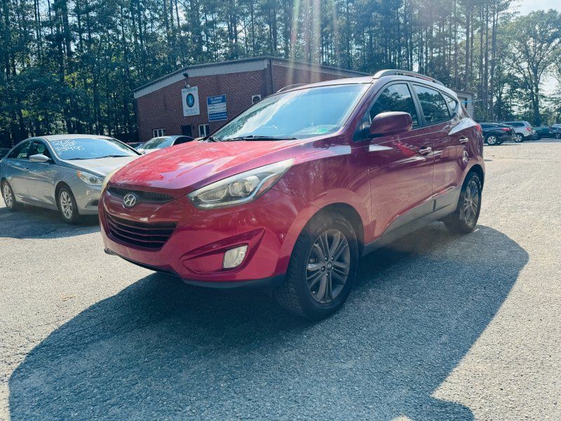 2015 Hyundai Tucson SE photo 2