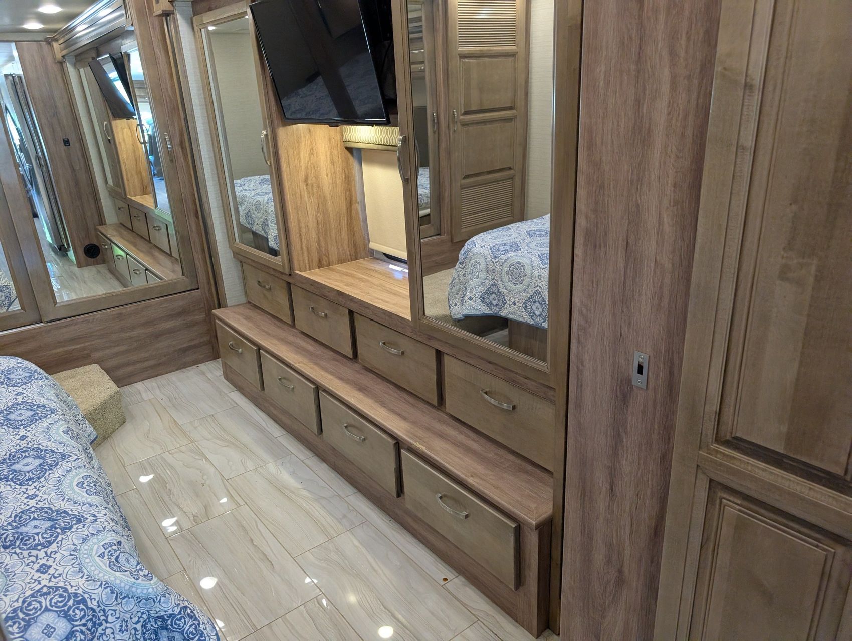 2019 Jayco Embark 93